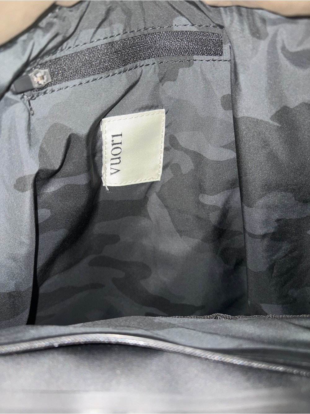 VUORI V1 Convertible Tote Bag - Picture 9 of 13